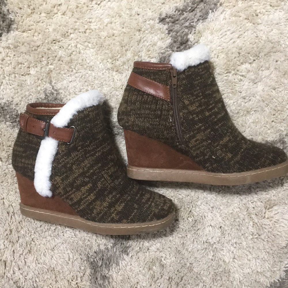 Muk Luks ankle wedge booties